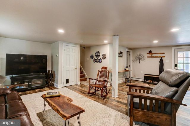 126 CEDAR HILL RD, Chalfont, PA 18914