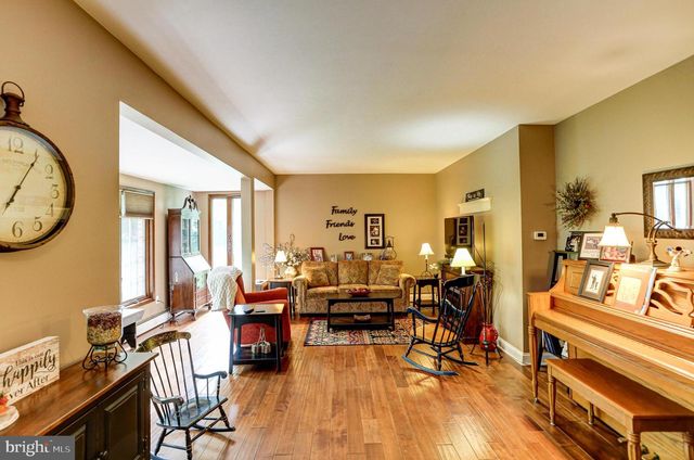 126 CEDAR HILL RD, Chalfont, PA 18914