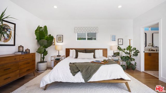 2940 11th Avenue, Los Angeles, CA 90018