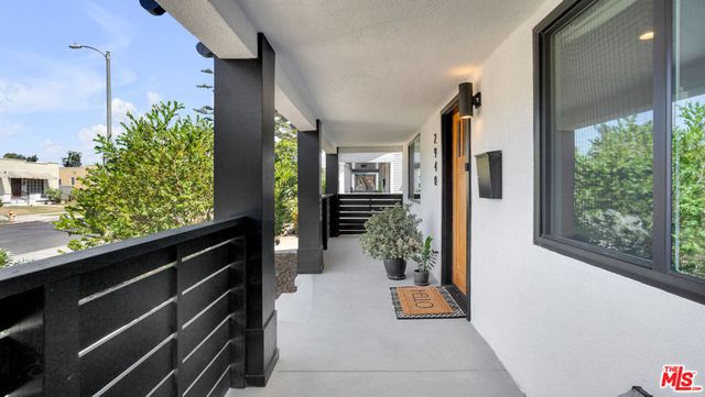 2940 11th Avenue, Los Angeles, CA 90018
