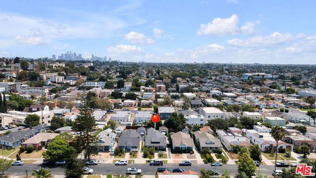2940 11th Avenue, Los Angeles, CA 90018