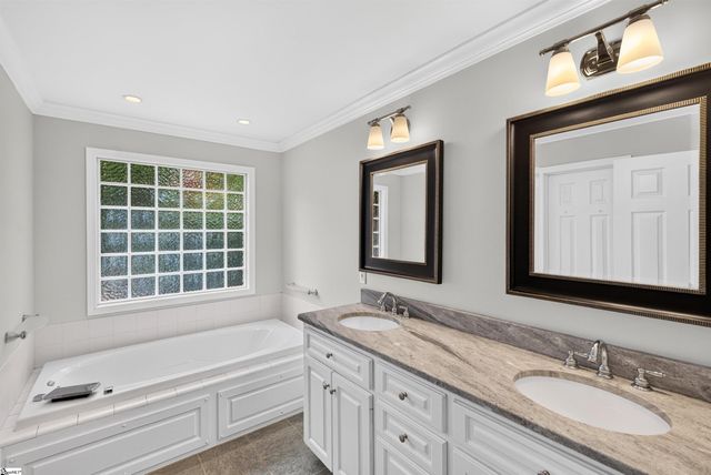 431 Willowbrook Drive, Spartanburg, SC 29307