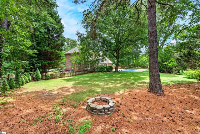 431 Willowbrook Drive, Spartanburg, SC 29307
