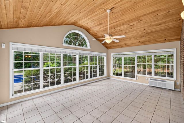 431 Willowbrook Drive, Spartanburg, SC 29307