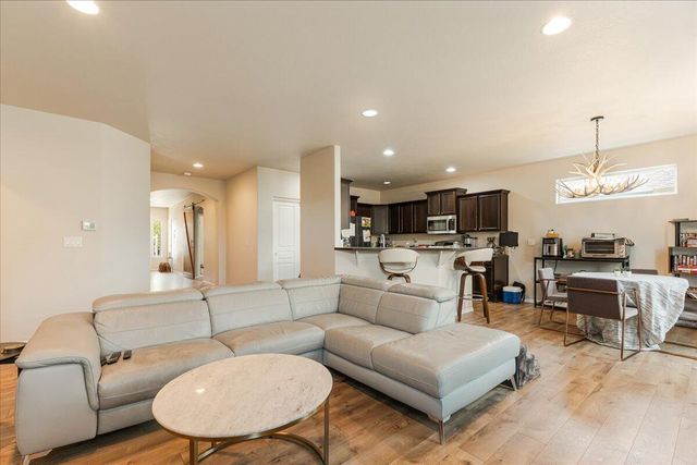 2764 NE Spring Water Place, Bend, OR 97701