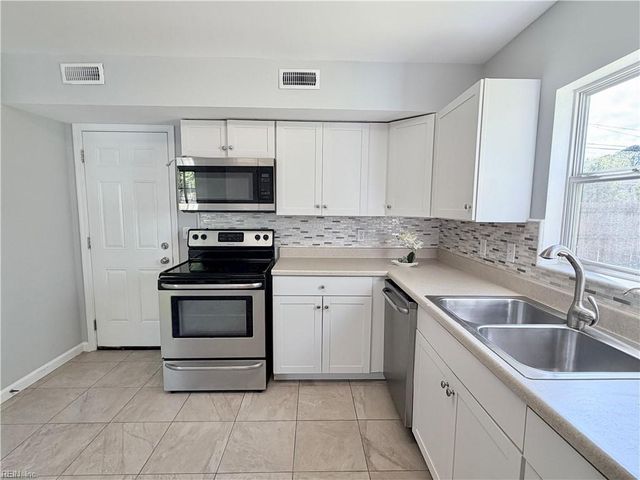 1008 Rowe ST, Hampton, VA 23669