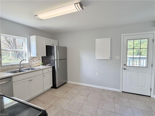 1008 Rowe ST, Hampton, VA 23669