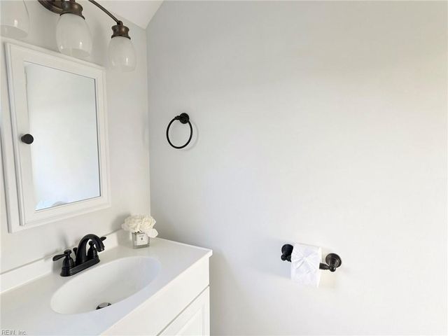 1008 Rowe ST, Hampton, VA 23669