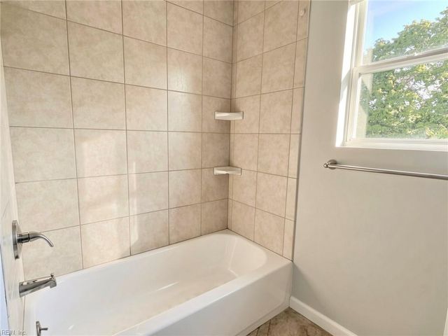1008 Rowe ST, Hampton, VA 23669
