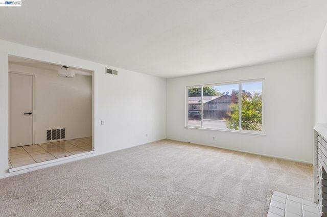 2884 Lyon Circle, Concord, CA 94518