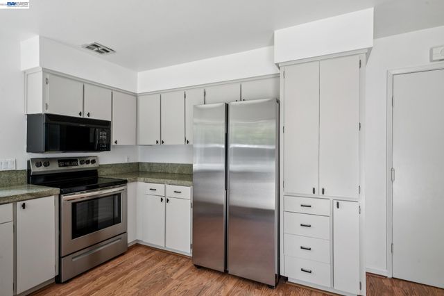 2884 Lyon Circle, Concord, CA 94518