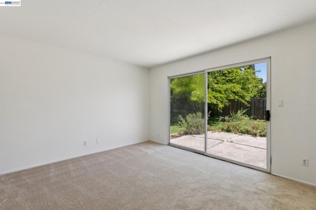 2884 Lyon Circle, Concord, CA 94518