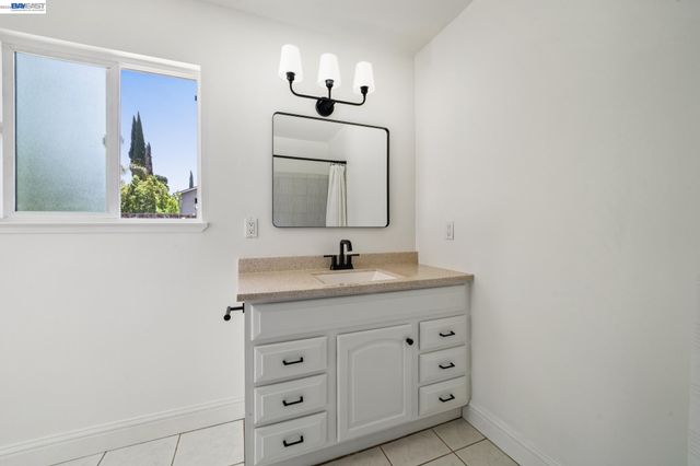 2884 Lyon Circle, Concord, CA 94518