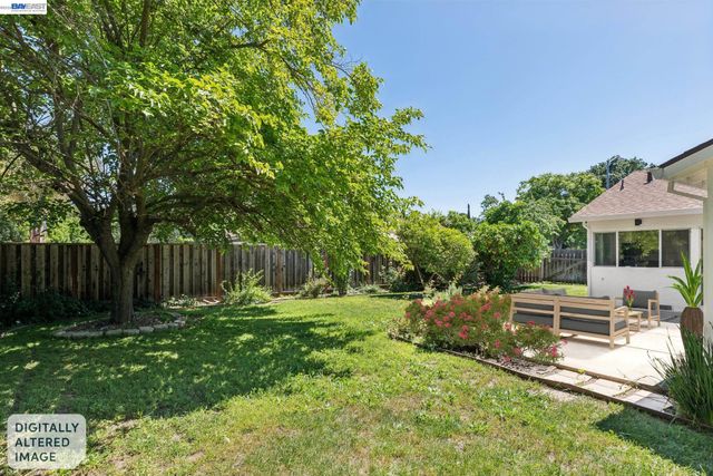 2884 Lyon Circle, Concord, CA 94518