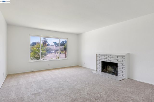 2884 Lyon Circle, Concord, CA 94518