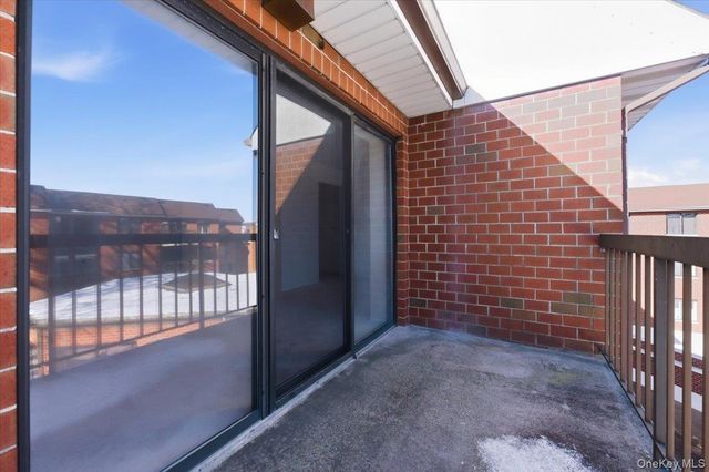 99 S Park Avenue 314, Rockville Centre, NY 11570