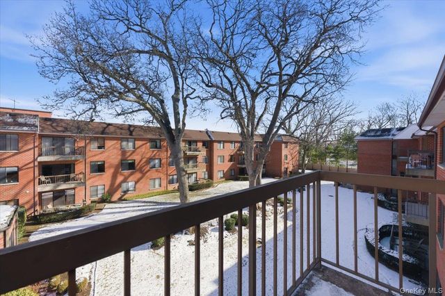 99 S Park Avenue 314, Rockville Centre, NY 11570