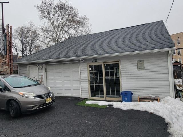 71 Parker Rd, Elizabeth City, NJ 07208