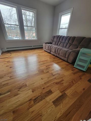 71 Parker Rd, Elizabeth City, NJ 07208