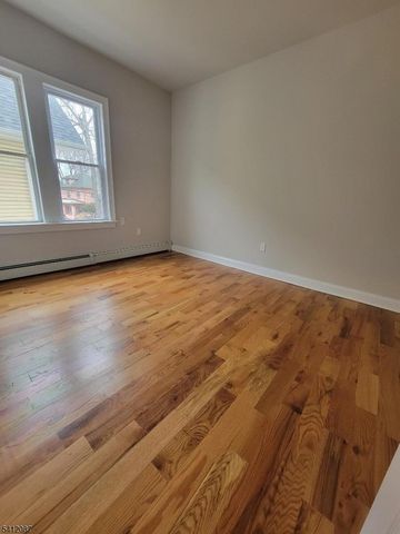 71 Parker Rd, Elizabeth City, NJ 07208