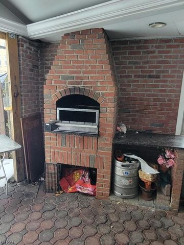 71 Parker Rd, Elizabeth City, NJ 07208