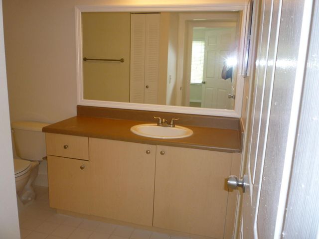 4211 San Marino Boulevard 201, West Palm Beach, FL 33409
