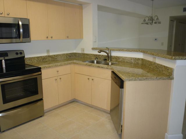 4211 San Marino Boulevard 201, West Palm Beach, FL 33409