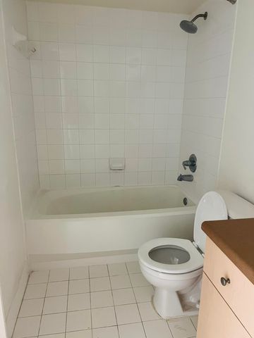 4211 San Marino Boulevard 201, West Palm Beach, FL 33409