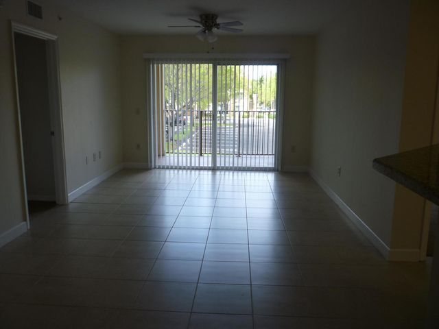 4211 San Marino Boulevard 201, West Palm Beach, FL 33409