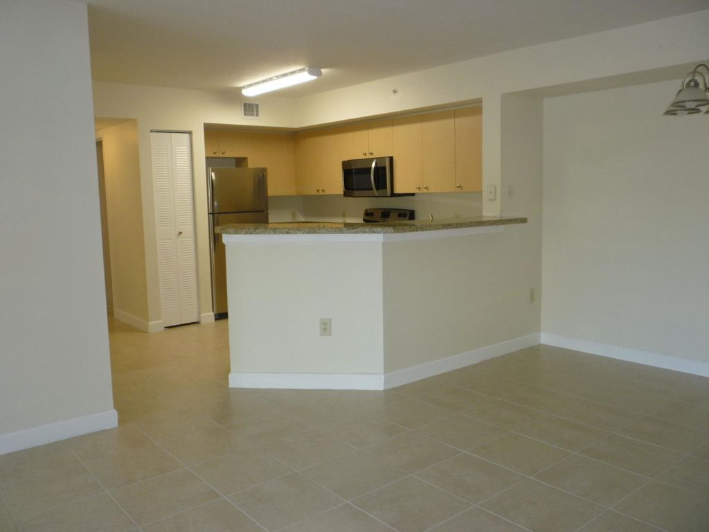 4211 San Marino Boulevard 201, West Palm Beach, FL 33409