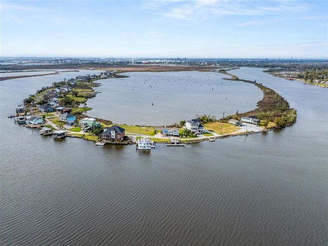 32 River Road, Lake Charles, LA 70601