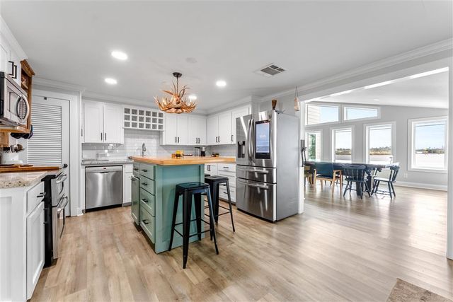 32 River Road, Lake Charles, LA 70601