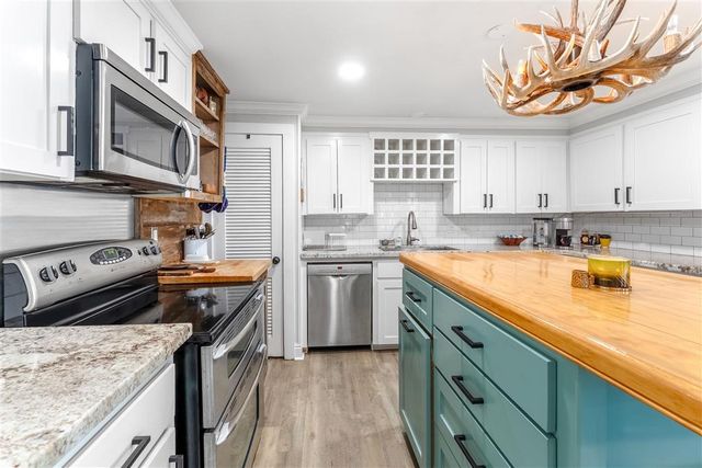 32 River Road, Lake Charles, LA 70601