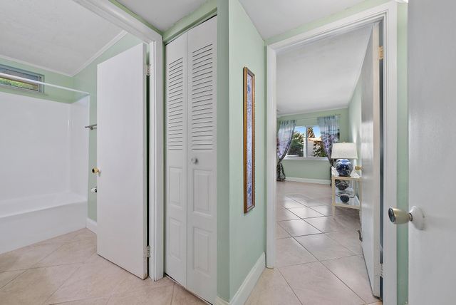 1561 NE 12th Terrace C-14, Jensen Beach, FL 34957