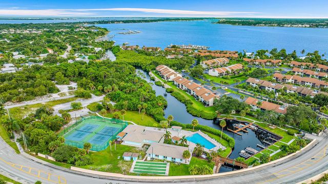 1561 NE 12th Terrace C-14, Jensen Beach, FL 34957