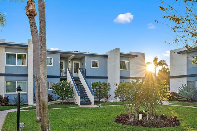 1561 NE 12th Terrace C-14, Jensen Beach, FL 34957