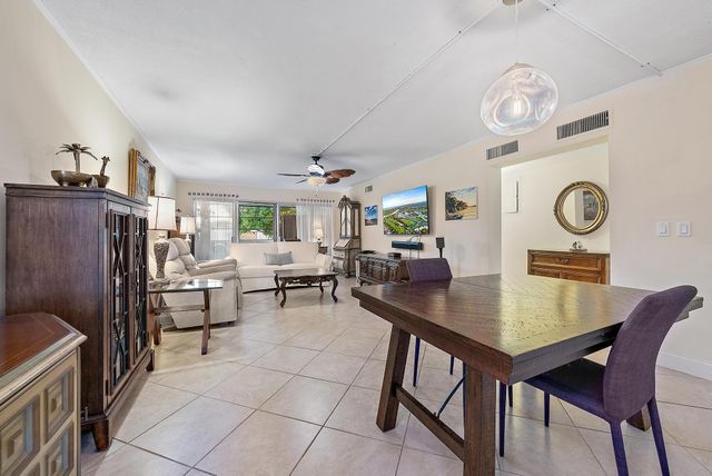 1561 NE 12th Terrace C-14, Jensen Beach, FL 34957