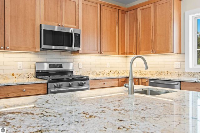 4054 Center Farm Lane, Traverse City, MI 49685