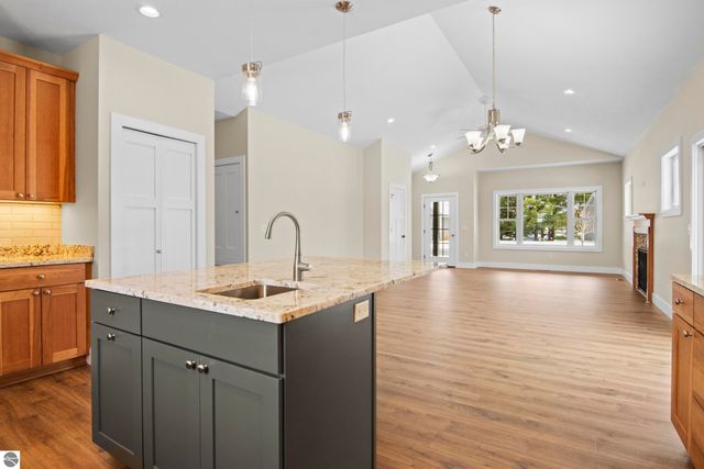 4054 Center Farm Lane, Traverse City, MI 49685