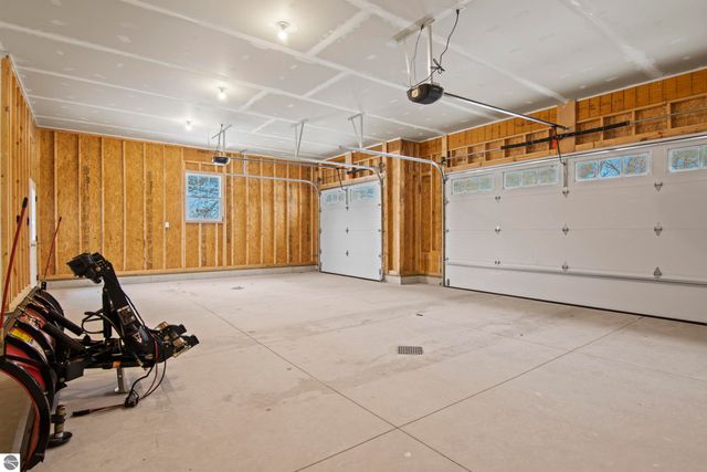 4054 Center Farm Lane, Traverse City, MI 49685