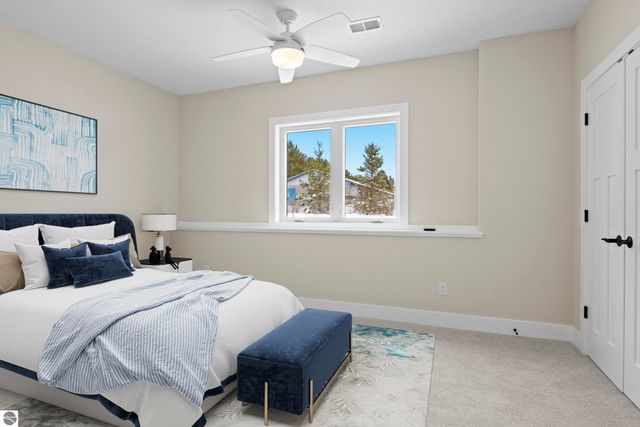 4054 Center Farm Lane, Traverse City, MI 49685