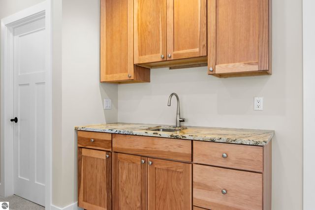 4054 Center Farm Lane, Traverse City, MI 49685