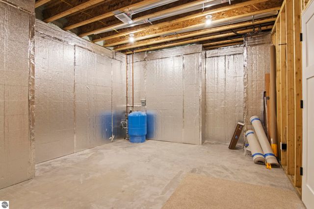 4054 Center Farm Lane, Traverse City, MI 49685