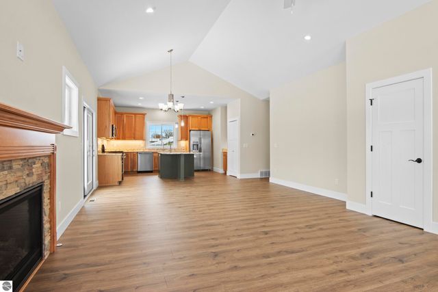 4054 Center Farm Lane, Traverse City, MI 49685