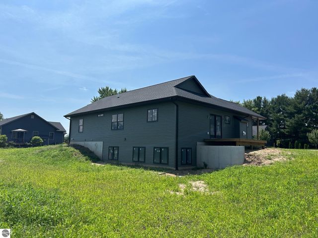 4054 Center Farm Lane, Traverse City, MI 49685