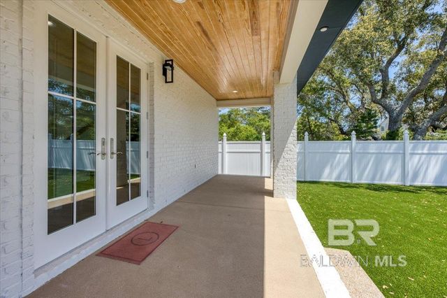 13611 Zodiac Drive, Pensacola, FL 32507