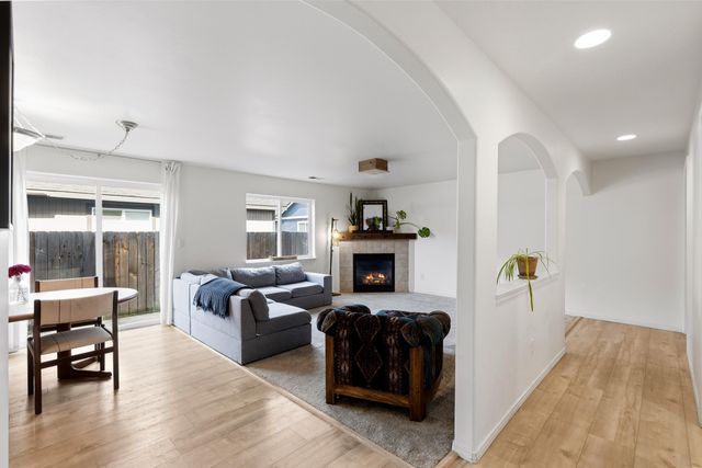 20090 Mount Faith Place, Bend, OR 97702