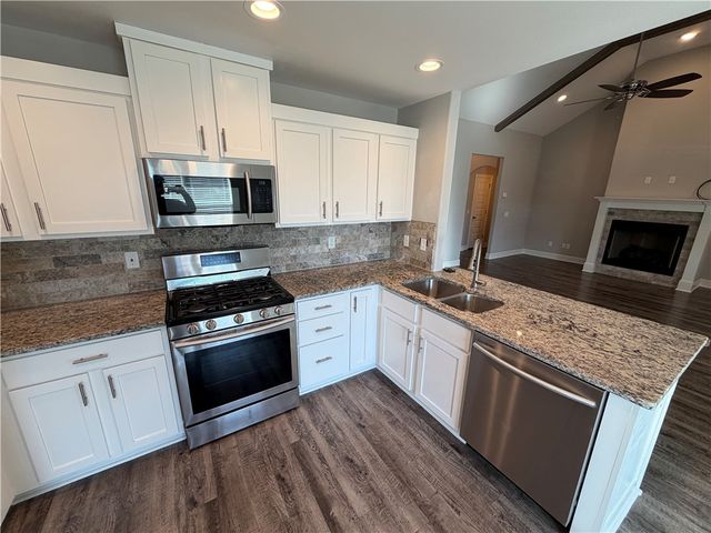 6025 W Quinn Street, Fayetteville, AR 72704