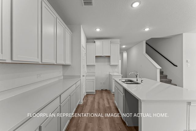3911 LONE RDG, San Antonio, TX 78264