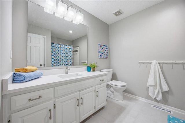 15275 Long Street, Overland Park, KS 66221